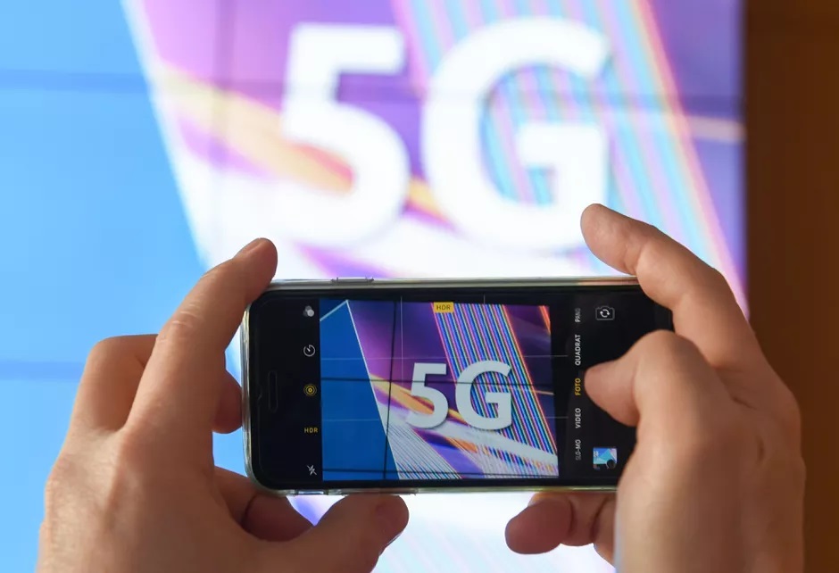 نیمی از کاربران آیفون بر این باورند که به 5G مجهز هستند