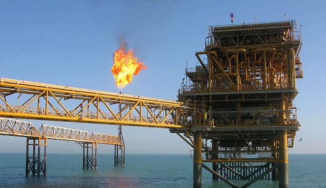 معاون وزیر نفت: روزی ۴ میلیون بشکه نفت تولید می کنیم