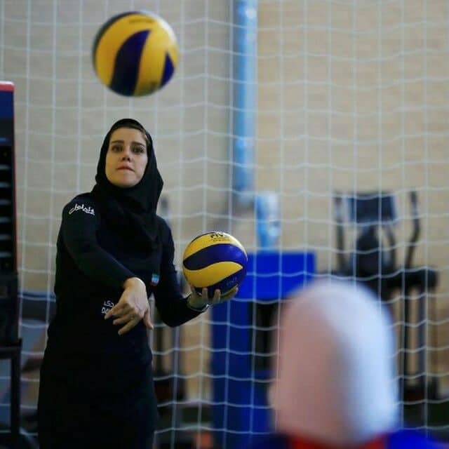 نخستین مربی والیبال زنان ایران در اروپا