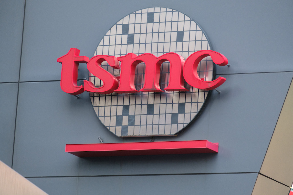 TSMC در رقابت با اینتل برای تأسیس واحد تولید تراشه‌سازی در آمریکا روزهای سختی را می‌گذراند