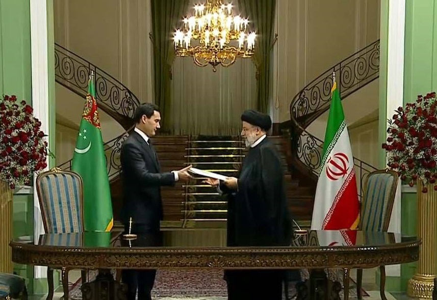 ایران و ترکمنستان 13 سند همکاری امضاء کردند