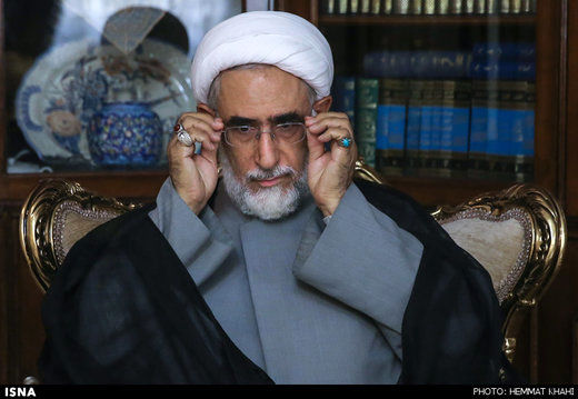 انتقاد روحانی اصلاح‌طلب از ائمه جمعه تهران و مشهد: تا دهان باز می‌کنند، ضد انقلاب می‌سازند