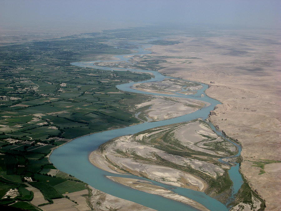 اظهارات معاون رئیسی‌ درباره حق‌آبه هیرمند: مسئولان افغانستان زیر بار اعداد و ارقام ایران نمی‌روند