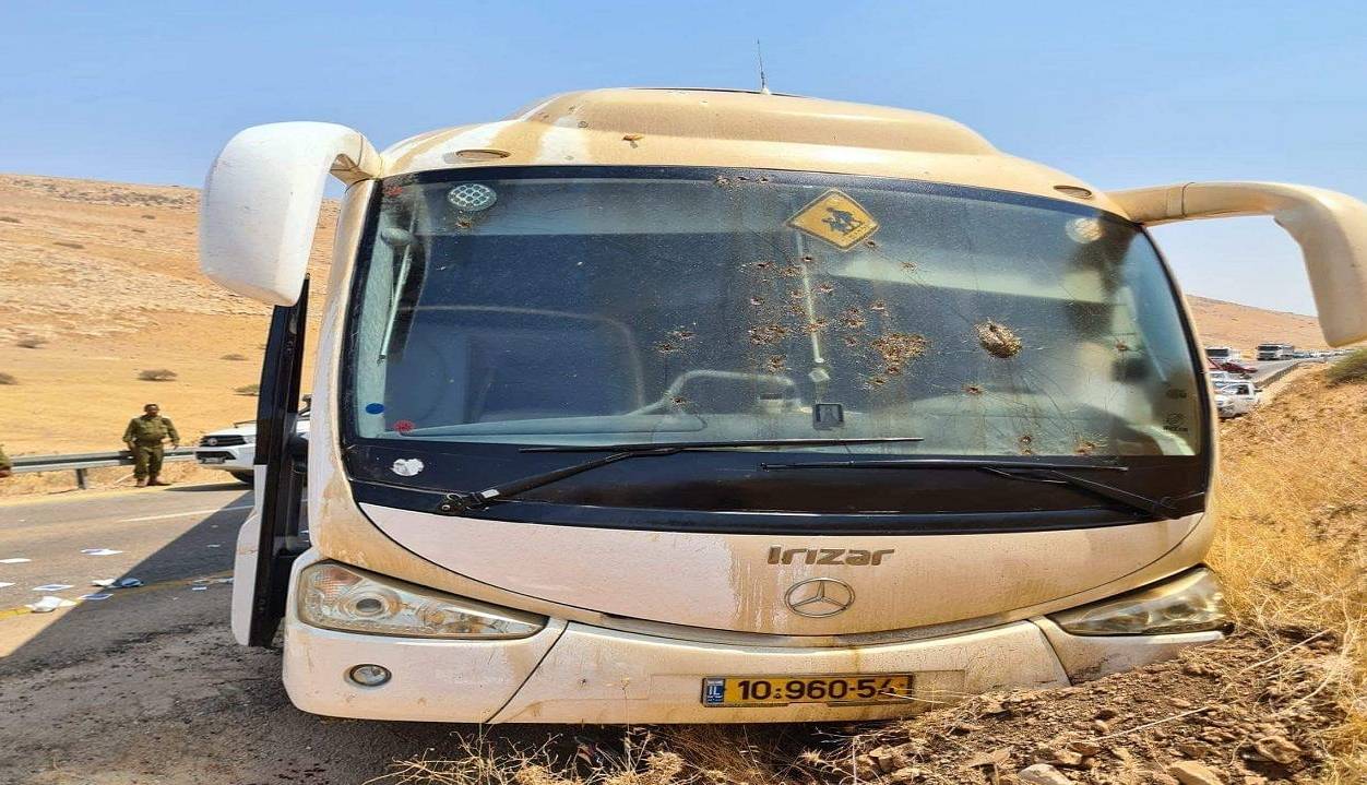 تیراندازی به اتوبوس صهیونیست‌ها در نزدیکی دره اردن؛ 7 نظامی زخمی شدند