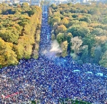 واکنش خبرگزاری دولت به تجمع ایرانیان در برلین / دگرباش‌ها و پناهندگان سایر کشورها را با وعده پول به تجمع آوردند