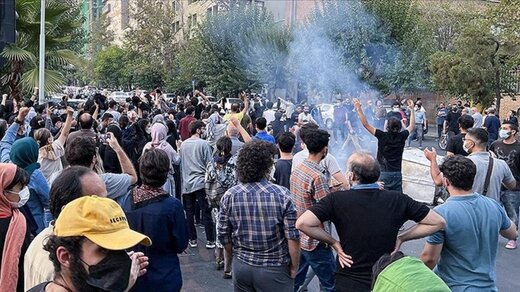 نماینده انجمن جامعه شناسی ایران: مردم به زبان خویش آرمان های خود را بازگو می کنند
                خانه ای نمانده که از جنبش حرف نزند/ ظهور یک