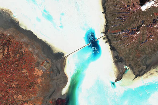 توییت سازمان فضایی: نقش پررنگ پل میان‌گذر در خشک شدن دریاچه ارومیه