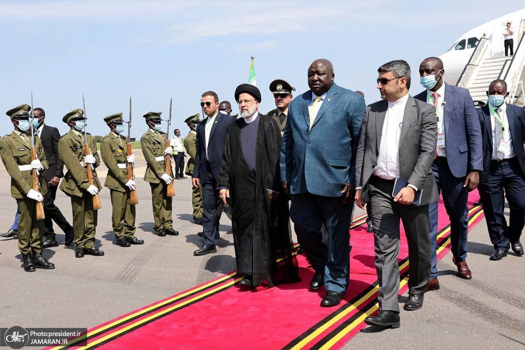 عکس/ ورود رئیس‌جمهور به «اوگاندا»