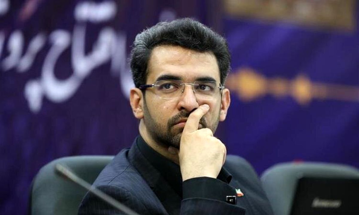 واکنش آذری جهرمی به توئیت دستیار قالیباف: طاقچه ضررده است