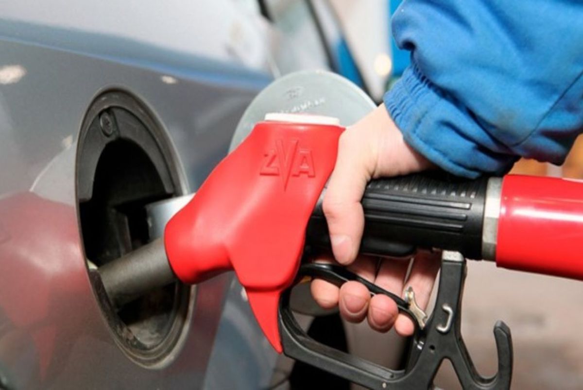 رد رسمی افزایش قیمت بنزین از سوی رییس سازمان برنامه و بودجه
