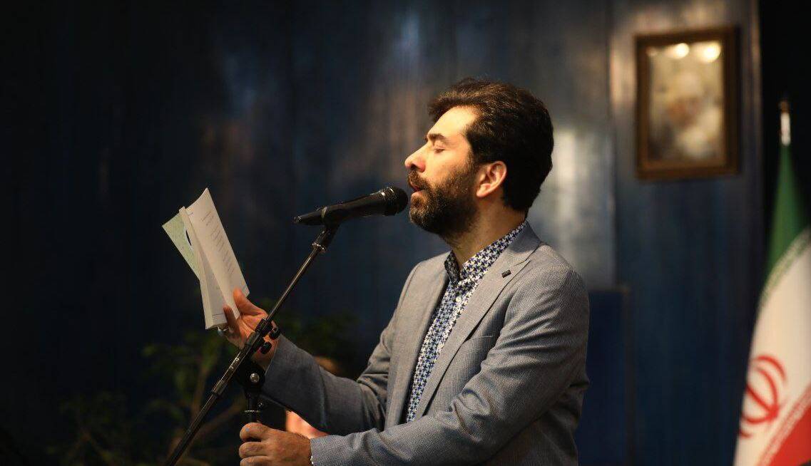 محمد معتمدی: ابتذال شعر و موسیقی، فرهنگ جامعه را متزلزل خواهد کرد  