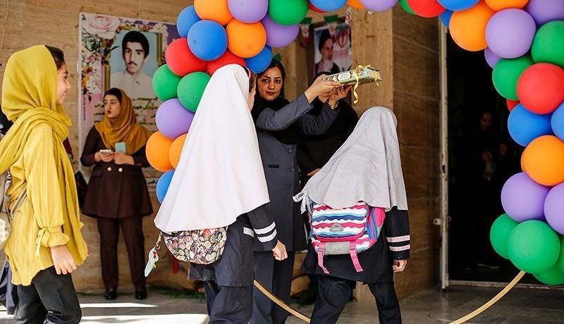 دانش‌آموزان تهرانی همچنان در انتظار رسیدن معلمان!