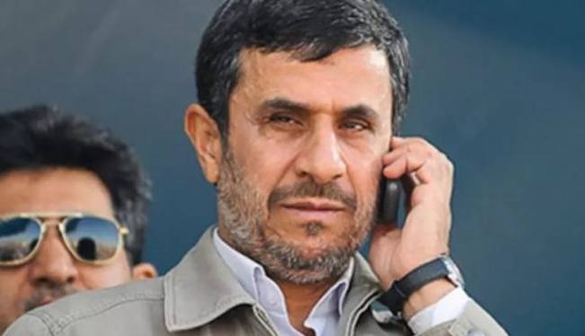 بست نشینی احمدی‌نژاد در فرودگاه‌