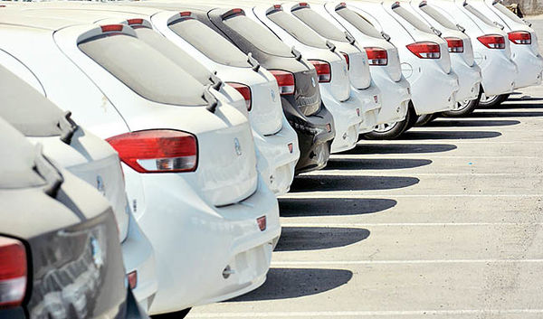 فعلا افزایش قیمت کارخانه‌ای خودروها در دستور شورای رقابت نیست