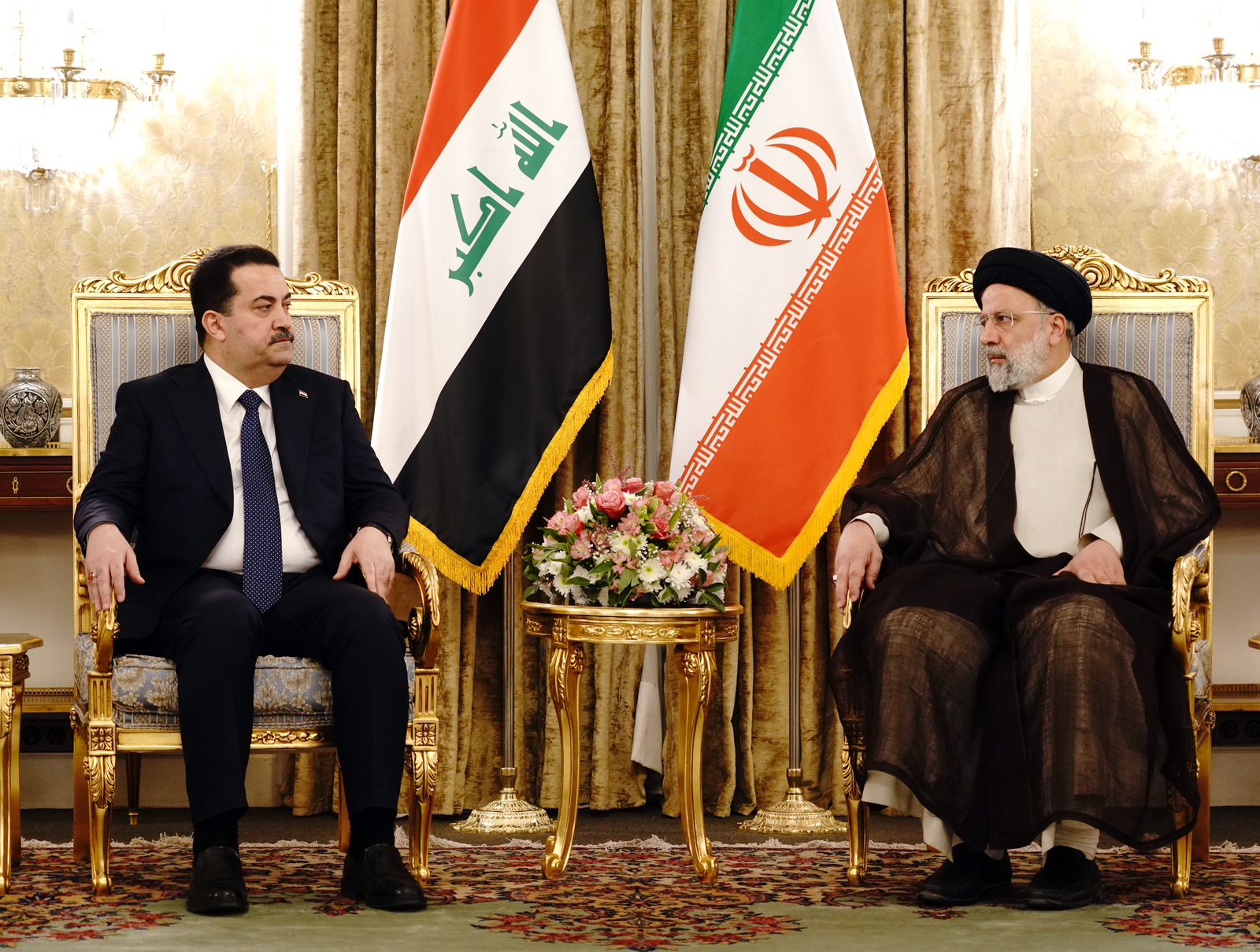 نخست‌وزیر عراق در گفتگو با رئیسی: با راهبری‌های مقتدرانه ایران، پیروزی قطعی از آن مقاومت خواهد بود