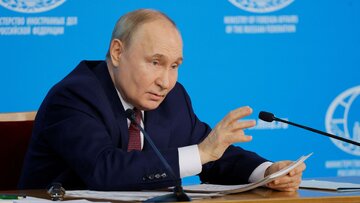 نرمش به سبک کرملین
                پیشنهاد مذاکره پوتین بعد از تحریم نفت روسیه/ مسکو چه امتیازاتی می‌خواهد؟