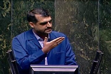 نماینده قم مدعی شد:
                رئیس شستا و همسرش دوتابعیتی هستند و خانواده اش ساکن اروپا /رئیس شستا را از کدام قوطی کبریت پیدا کرده اید؟